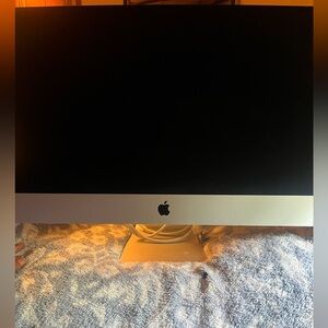 Apple iMac Desktop Computer (2019)